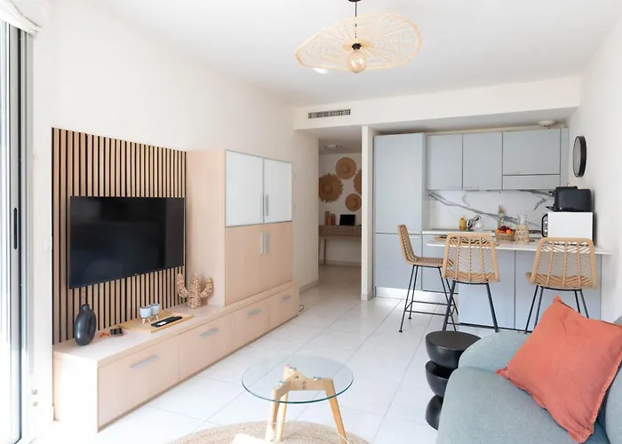 Le Cocon De La Pinede - Proche Антіб