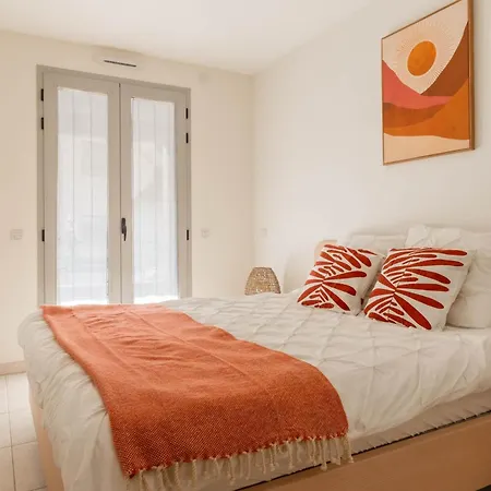 Le Cocon De La Pinede - Proche *