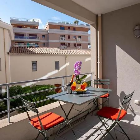 Le Cocon De La Pinede - Proche Apartman