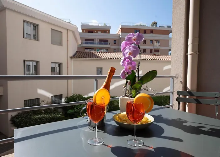 Le Cocon De La Pinede - Proche Antibes